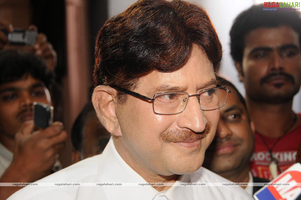 Chiranjeevi Greets Padma Bhushan Krishna