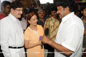 Chiranjeevi Meets Padma Bhushan Krishna