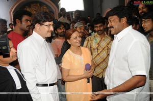 Chiranjeevi Meets Padma Bhushan Krishna