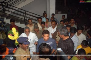 Sachin Tendulkar visits Filmnagar Temple