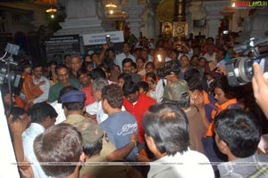 Sachin Tendulkar visits Filmnagar Temple