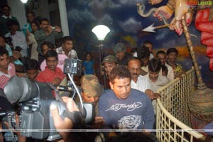 Sachin Tendulkar visits Filmnagar Temple