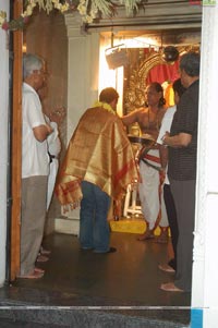 Sachin Tendulkar visits Filmnagar Temple