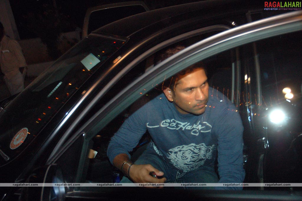 Sachin Tendulkar visits Filmnagar Temple