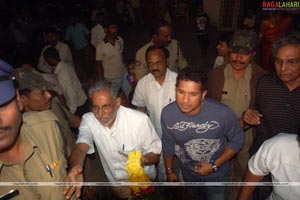 Sachin Tendulkar visits Filmnagar Temple