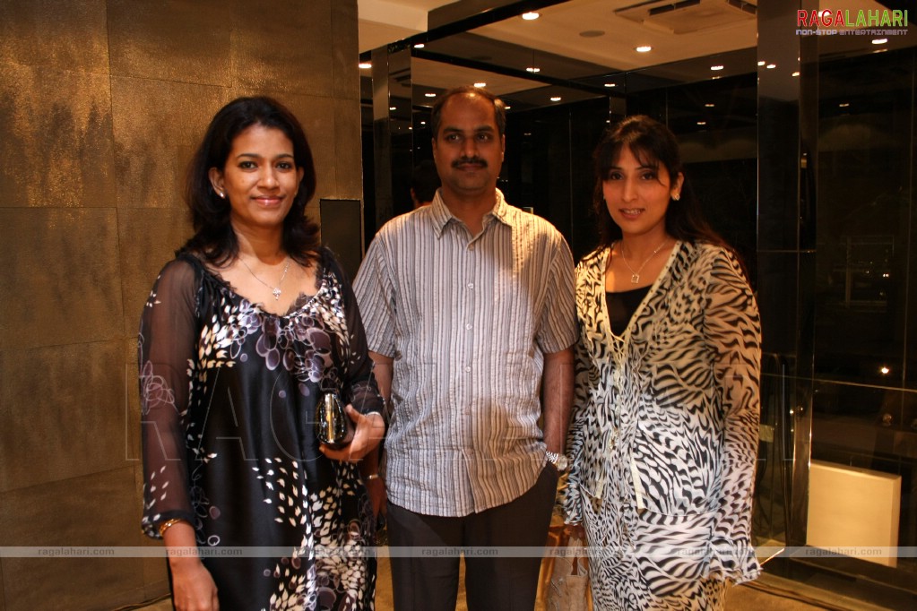 Sridevi Inaugurates Kimaya Fashion Store in Chennai