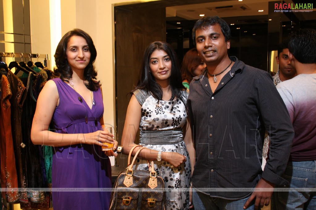 Sridevi Inaugurates Kimaya Fashion Store in Chennai