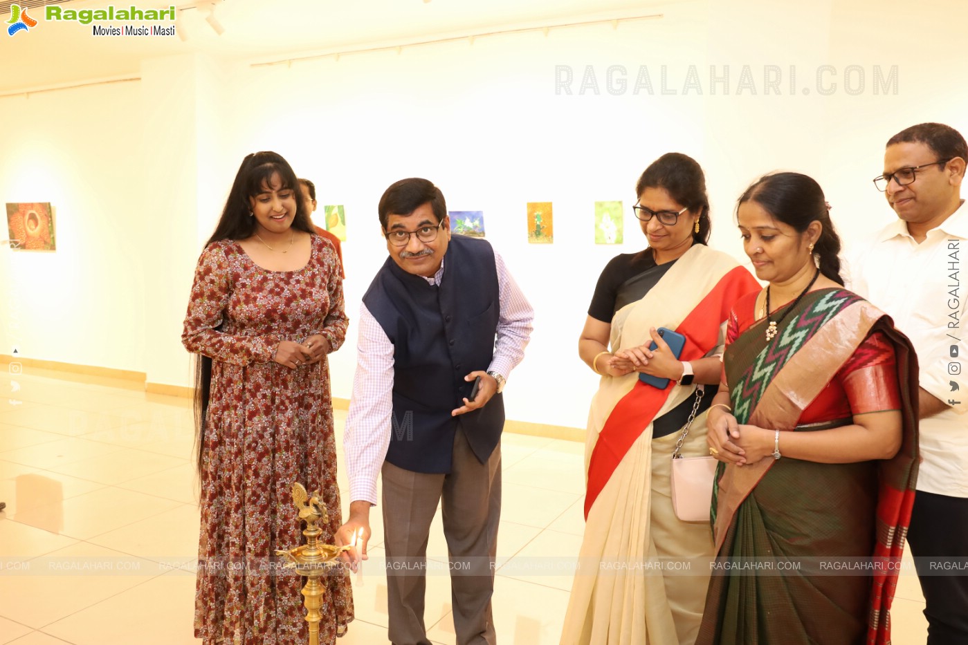 Inauguration of Solo Art Exhibition by Moulika Jonnala