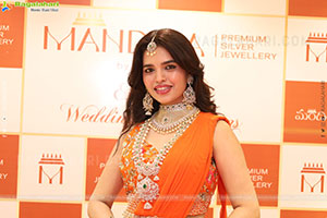 Manepally Jewellers: Grand Launch of Mandira Event