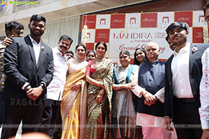 Shriya Saran Launch Mandira by Manepally Jewellery Showroom