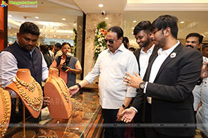 Shriya Saran Launch Mandira by Manepally Jewellery Showroom