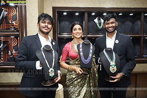 Shriya Saran Launch Mandira by Manepally Jewellery Showroom