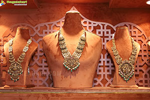 Shriya Saran Launch Mandira by Manepally Jewellery Showroom