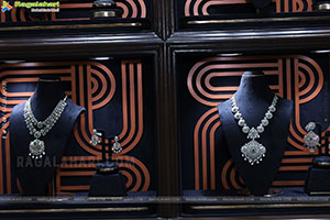 Shriya Saran Launch Mandira by Manepally Jewellery Showroom