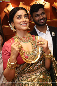 Shriya Saran Launch Mandira by Manepally Jewellery Showroom