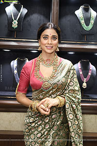 Shriya Saran Launch Mandira by Manepally Jewellery Showroom