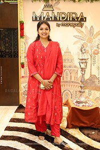 Shriya Saran Launch Mandira by Manepally Jewellery Showroom