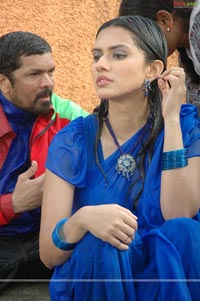 Nithya Pellikoduku - On The Sets