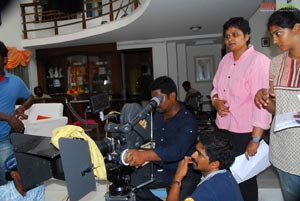 Ala Modalaindi Working Stills