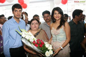 Sradha Das Launches Bajaj Electronics at Chikkadapally