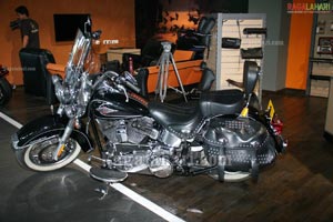 Harley-Davidson Bike Delivery to a Women Rider