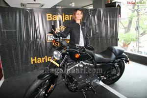 Harley-Davidson Bike Delivery to a Women Rider