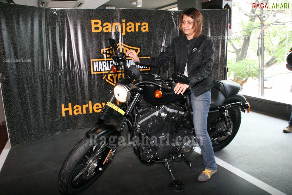 Harley-Davidson Bike Delivery to a Women Rider