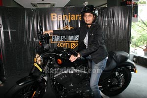 Harley-Davidson Bike Delivery to a Women Rider