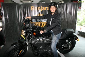 Harley-Davidson Bike Delivery to a Women Rider