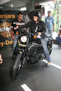 Harley-Davidson Bike Delivery to a Women Rider