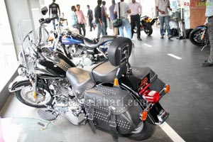 Harley-Davidson Bike Delivery to a Women Rider