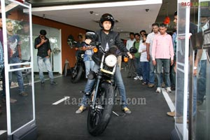 Harley-Davidson Bike Delivery to a Women Rider