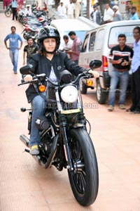 Harley-Davidson Bike Delivery to a Women Rider