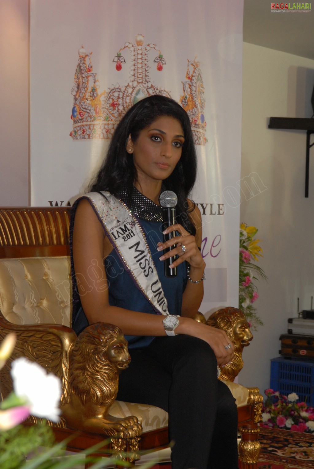 Wadhawan Lifestyle I AM She 2011 Press Meet