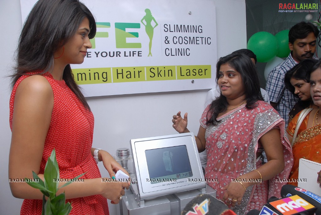 Shraddha Das Launches Life Slimming & Cosmetic Clinic