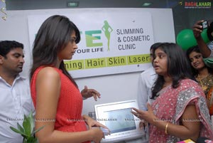 Sraddha Das Launches Life Slimming & Cosmetic Clinic