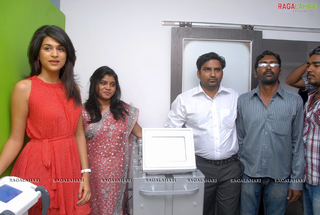Shraddha Das Launches Life Slimming & Cosmetic Clinic