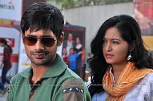 Varun Sandesh, Preethika Rao