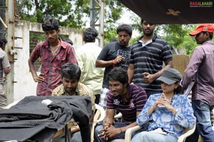 Nani, Nithya Menon, Bindu Madhavi