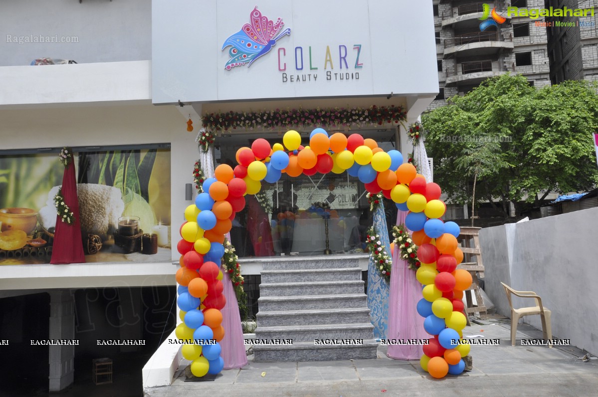 Jwala Gutta launches Colarz Beauty Studio