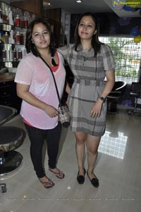 Jwala Gutta launches Colarz Beauty Studio, Hyderabad