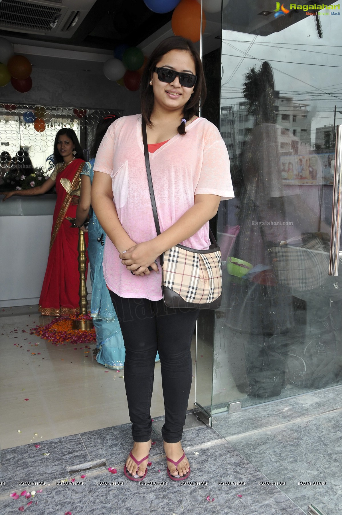 Jwala Gutta launches Colarz Beauty Studio