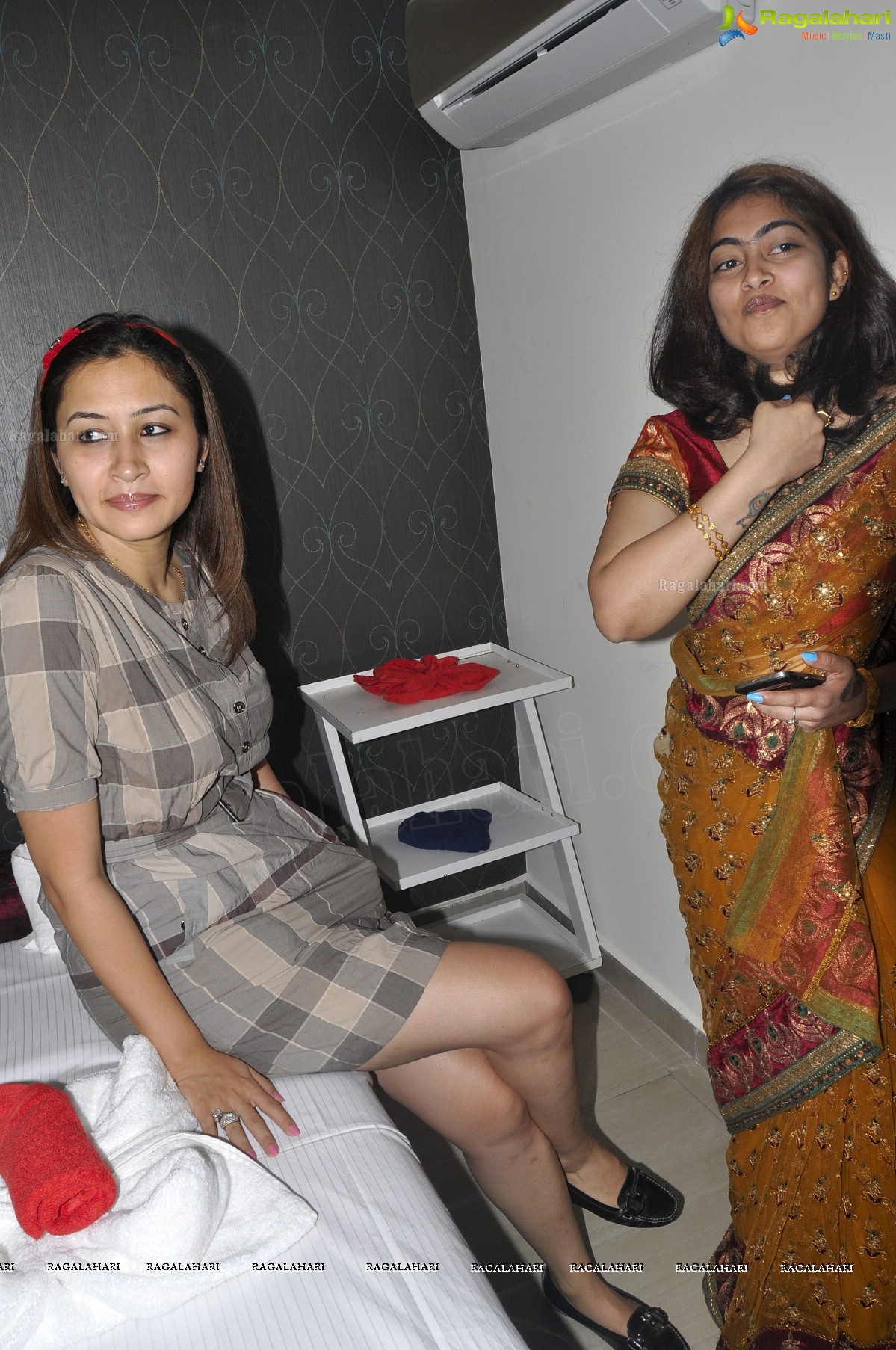 Jwala Gutta launches Colarz Beauty Studio