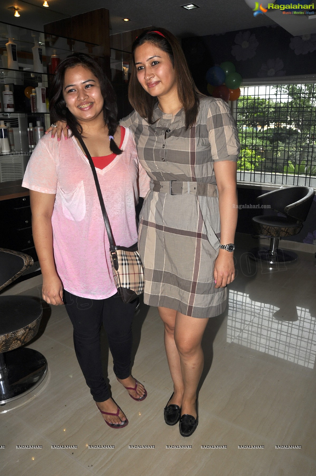 Jwala Gutta launches Colarz Beauty Studio