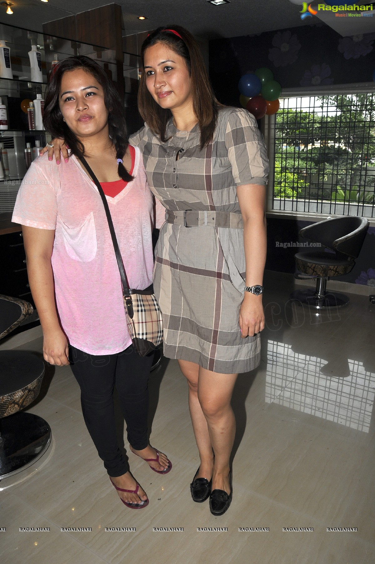 Jwala Gutta launches Colarz Beauty Studio