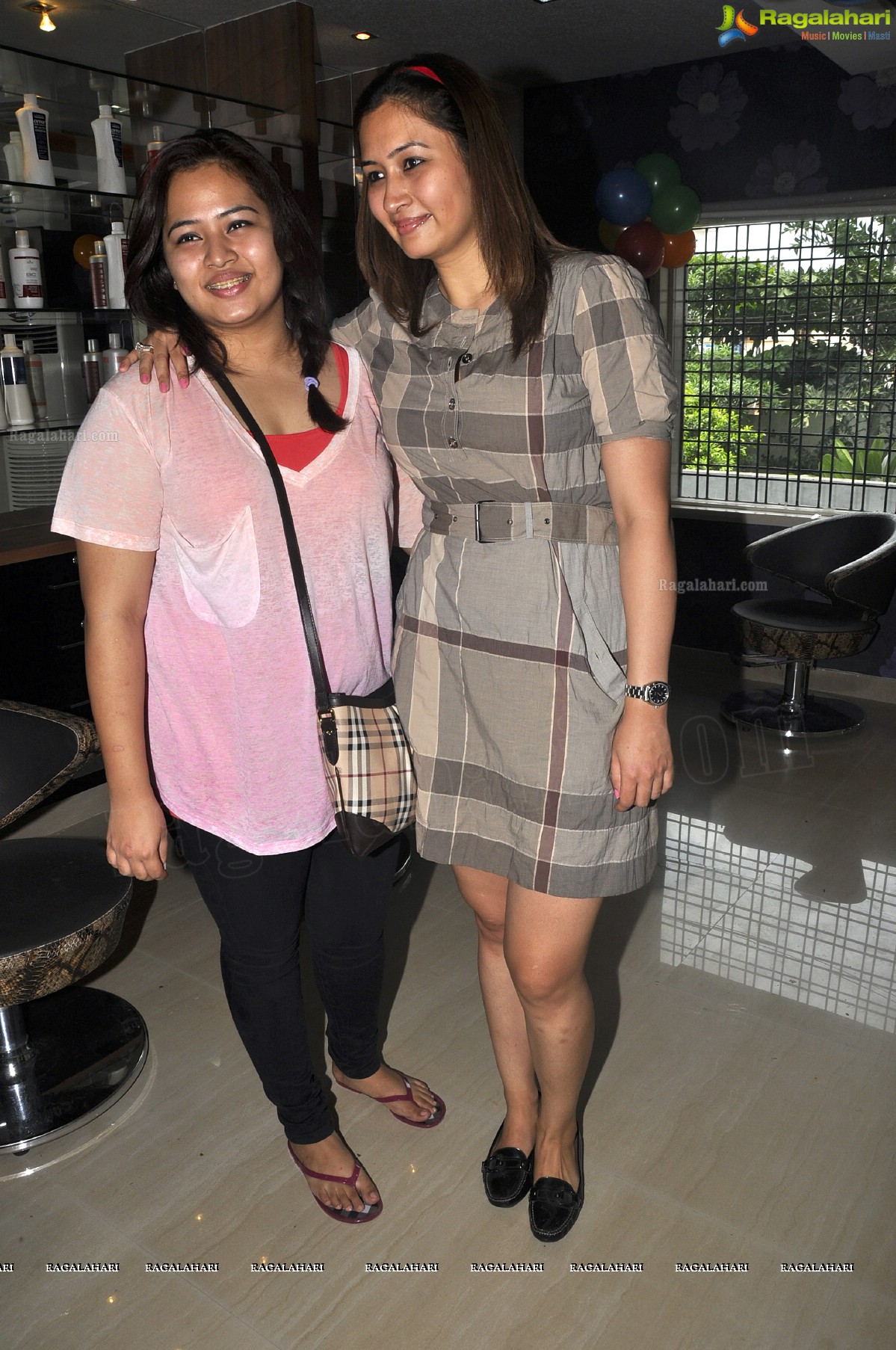 Jwala Gutta launches Colarz Beauty Studio