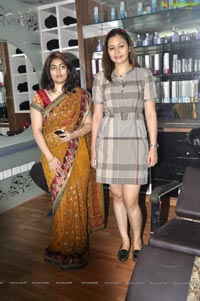 Jwala Gutta launches Colarz Beauty Studio, Hyderabad