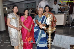 CCAP Aakruthi Vastra 2012 Textile Exhibition at Hyderabad Kamma Sangam HallPhotos