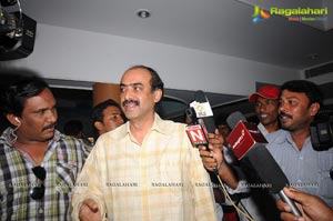 Eega Team at Hyderabad Brahmarambha Theatre