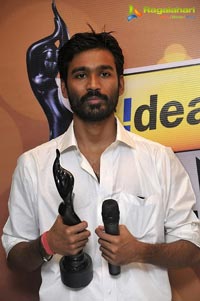 The 59th Idea Filmfare Awards 2011 (South) Red Carpet Photos